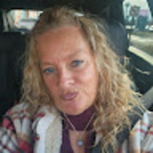 Meet your Posher, Deborah